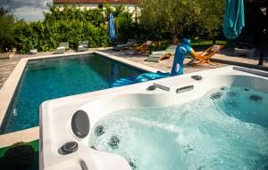 4 Bedroom Nice Home In Polaca