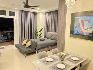 Kuching City Center Riverine Apartment with Balcony and City View