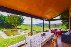 Casa con gran jardín y piscina en Cabarceno