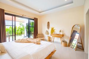 Alicia - Stylish 2BR Villa with Large Pool