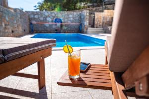 Holiday Home 4200-1 for 8 Pers in Lukoran