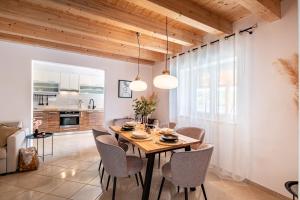 Holiday Home 4200-1 for 8 Pers in Lukoran