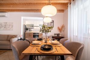 Holiday Home 4200-1 for 8 Pers in Lukoran