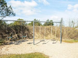 Beautiful cabin in camping resort, Pandrup