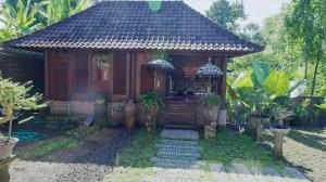 Perwira Wood Villa with 2BR Pool&Scenic View