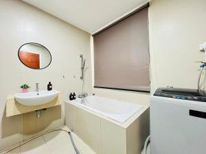 231TR Service Suites by DeUrban