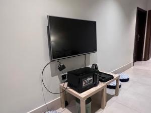 شقه بغرفتين نوم و صاله