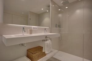 HigueronWest217 Stunning Sea Views 2 Pools