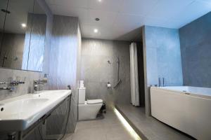 Deluxe Twin Room with Spa Access room in Fra Mare Thalasso Spa