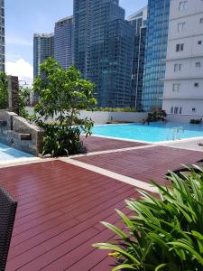1BR-unit in central BGC