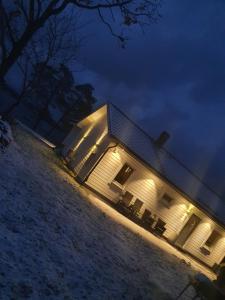 Modernt fritidshus med havsutsikt Mönsteråsviken