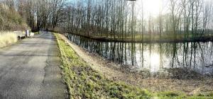 A double bedroom next to zuidplein metro station and Ahoy Arena Available for one person