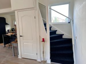 A double bedroom next to zuidplein metro station and Ahoy Arena Available for one person