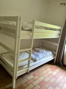 Maisons de vacances Maison en pierre Les Chardonnerets avec piscine : photos des chambres