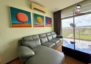 Staycation Homestay 71 Skyvilla near Batu Kawa