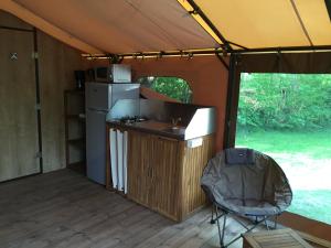 Campings Camping Du Perche Bellemois : photos des chambres