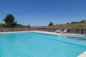 Charmante maison de campagne au calme avec piscine