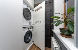 LUX Apartment near Arena City