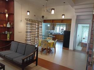 2 Bedrooms Spacious Family Home with Kitchen Madipakkam - 20 mins from Airport