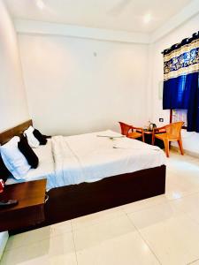 Hridayam Madhuram Hotel -350M From Shri Ram Janam Bhumi