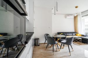 AURA TOWER Apartments by Gaby