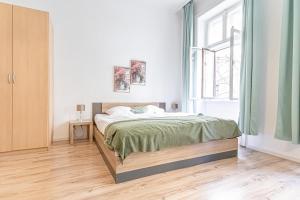 Neighboring 2BR Apts Ideal for 8 People - 4-Sterne-Hotels in Wien