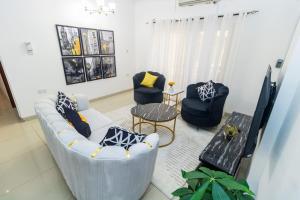 3BR Seaview Gem, Nyali Escape