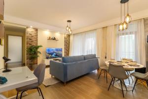 luxurious fully furnished two bedroom apartment with heated swimming pool fully equipped gym child play area and ample parking space and a relaxing rooftop with a breathtaking city views