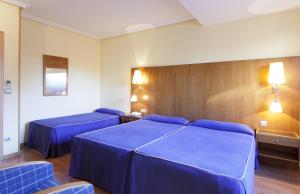 Superior Triple Room room in Hotel Galaico