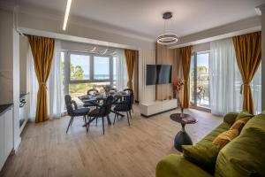 Sea Breeze Chill Out Infinity Spa & Pool-parking