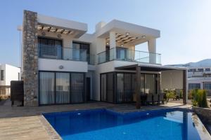 Stunning Baheli Villa with Private Pool