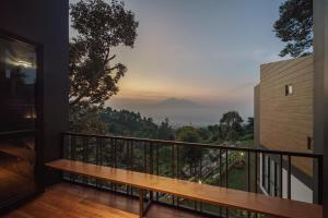 Selayang Oribu - Cabin on the Mountain