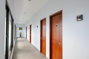 Sans Hotel Rajawali Surabaya by RedDoorz