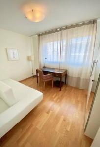 178 Good location spacious and free parking included