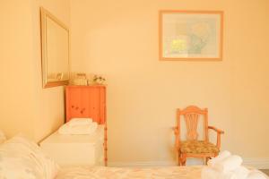 3 Bedroom House by Brookland Stays Serviced Accommodation Short Lets Leeds