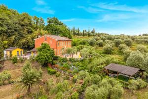 9 bedroom Lucca villa