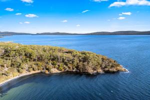 Bruny Bay House