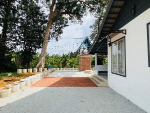 Rumah Hayden - River View, 2BR, Wifi, Netflix