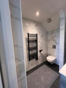 Two-Bedroom Deluxe Apartment with Garden View