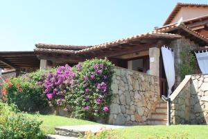 Cozy Villa with wonderful view in Puntaldia