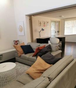 Sydney Moorebank 4 bed house close Liverpool
