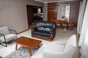 Niza Homes, Pool, No Blackouts & Walk to Munali Mall