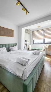 Blvd Ivory Pipera Studio 43A