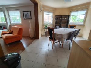 Valentin House