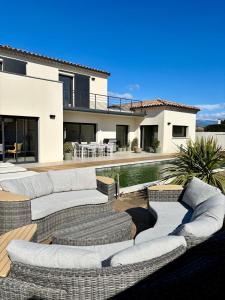 Villa moderne au coeur de la provence