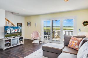 Duck Harbor At Waters Edge