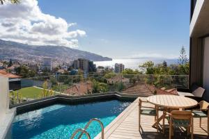 Green Boat by Madeira Best Apartments