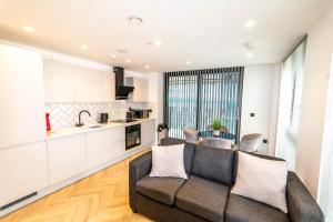 Modern 2 Bed Flat in Central Manchester w Balcony