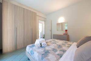 Golden Hour Apartment in Athena Resort