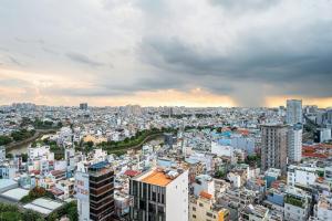 Terra Royal 2br- high flr -nice view